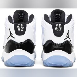 Air Jordan 11 Retro Low Concord - Boy's White/Black Basketball Shoes 3Y